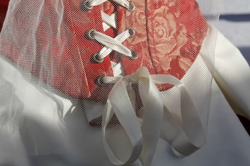 2019 wedding dresses set to include print and colour