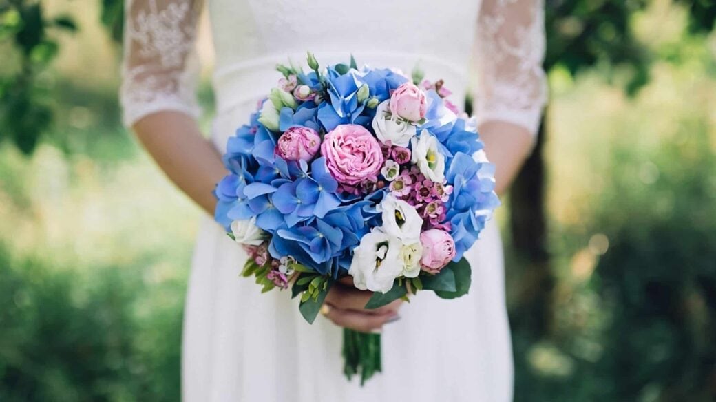 7 beautiful bridal bouquets created with hydrangeas