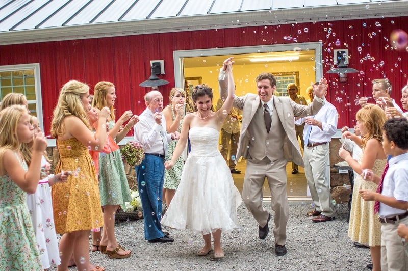 How to pick a wedding theme